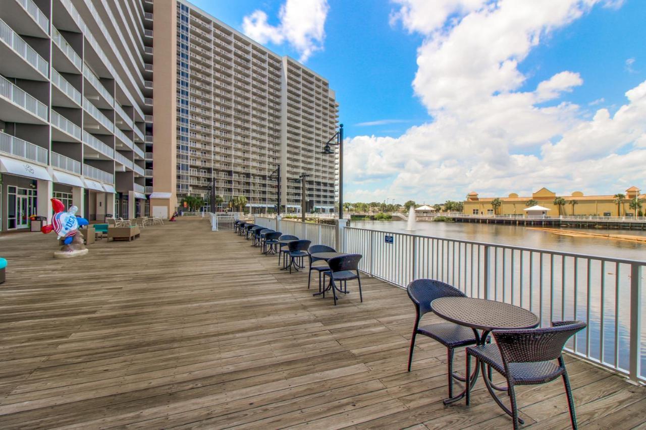 Laketown Wharf 1529 *