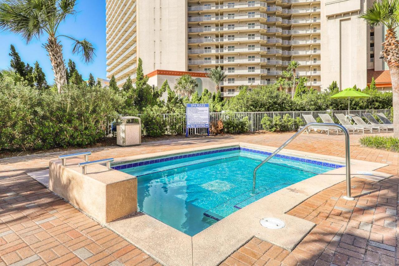 Laketown Wharf 1529 *